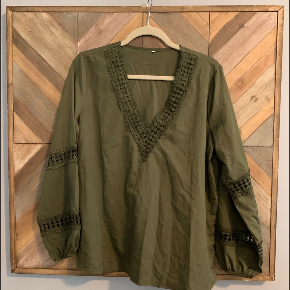 Boho Chic Dark Olive Top - Sz L NWOT